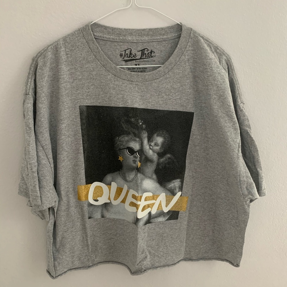 Short sweatshirt